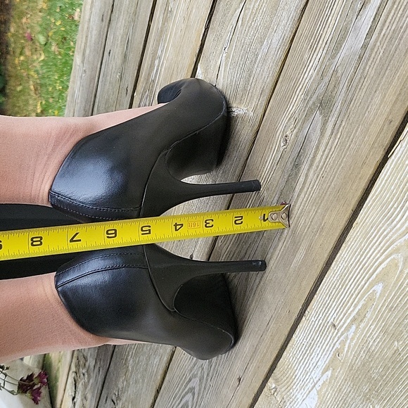 Steve Madden Leather Stilettos! Plain Black, Point Toe, 8.5 - Picture 10 of 13